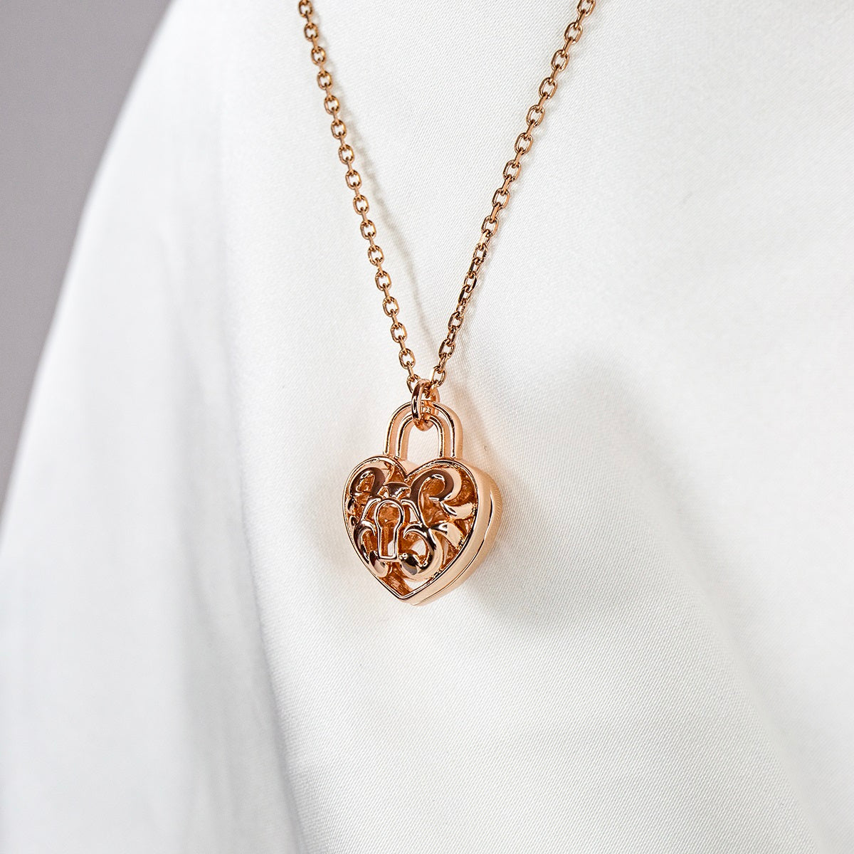 Heart Lock Aroma Necklace | Energy &amp; Healing | Diffusing on the go | Love Gift